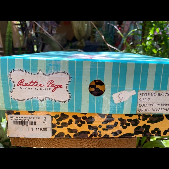 Fabulous Unique Chic & Stunning Bettie Page Shoes - Picture 8 of 8